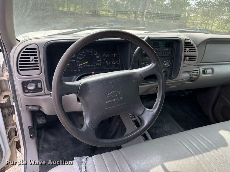 image for item DF8427 1997 Chevrolet Suburban 2500 SUV