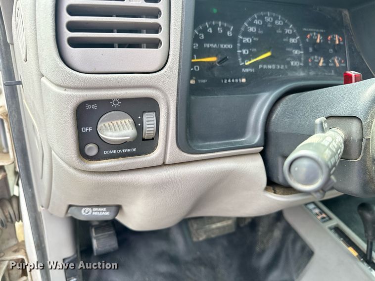 image for item DF8427 1997 Chevrolet Suburban 2500 SUV