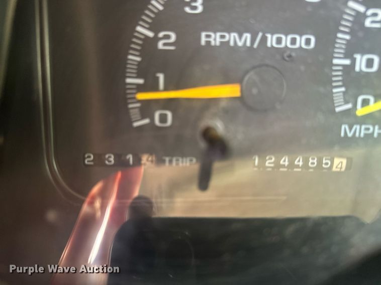 image for item DF8427 1997 Chevrolet Suburban 2500 SUV