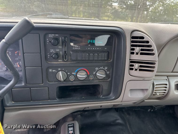 image for item DF8427 1997 Chevrolet Suburban 2500 SUV