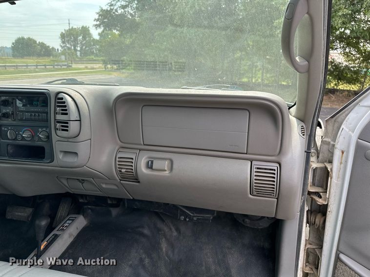 image for item DF8427 1997 Chevrolet Suburban 2500 SUV