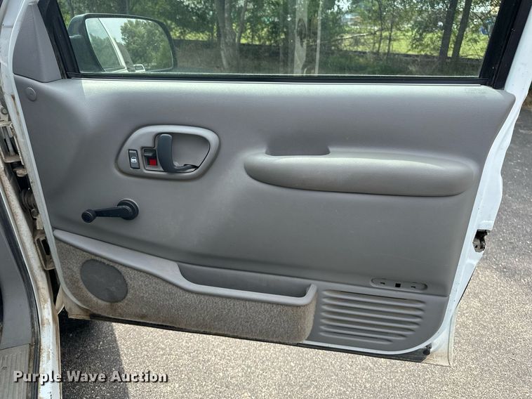 image for item DF8427 1997 Chevrolet Suburban 2500 SUV