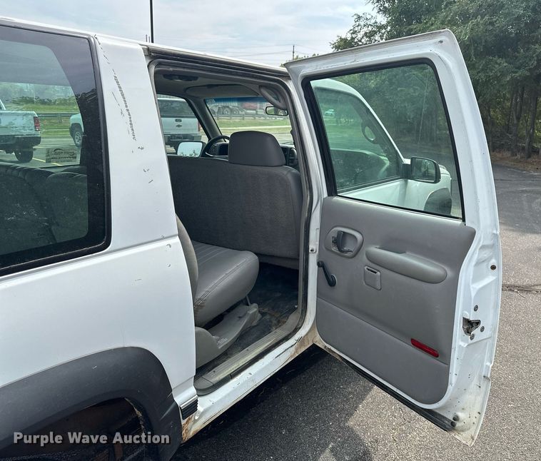 image for item DF8427 1997 Chevrolet Suburban 2500 SUV