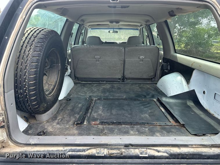 image for item DF8427 1997 Chevrolet Suburban 2500 SUV