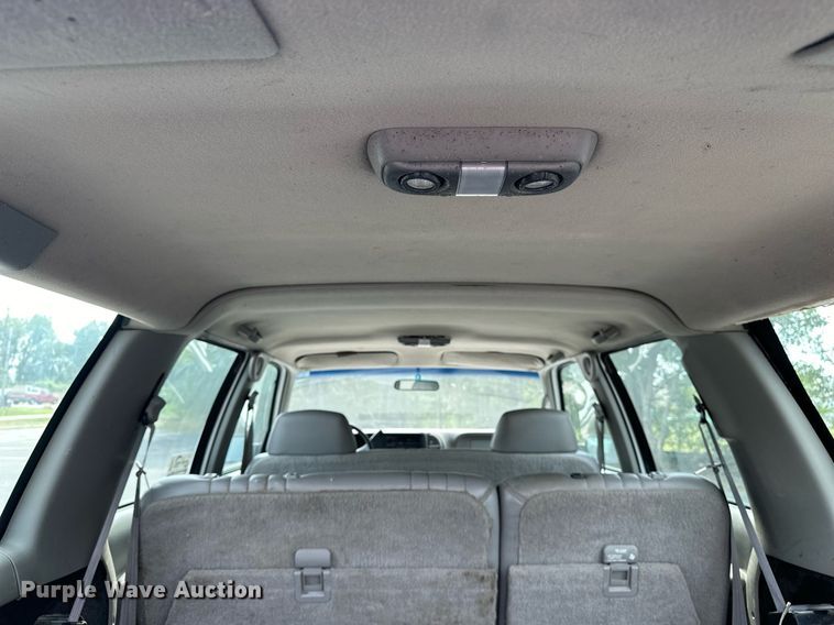 image for item DF8427 1997 Chevrolet Suburban 2500 SUV