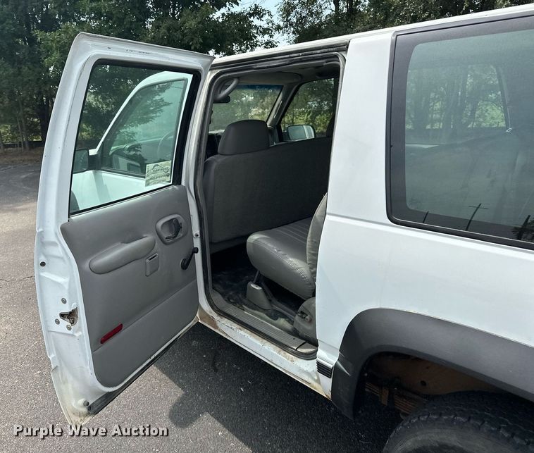 image for item DF8427 1997 Chevrolet Suburban 2500 SUV