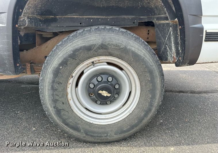 image for item DF8427 1997 Chevrolet Suburban 2500 SUV