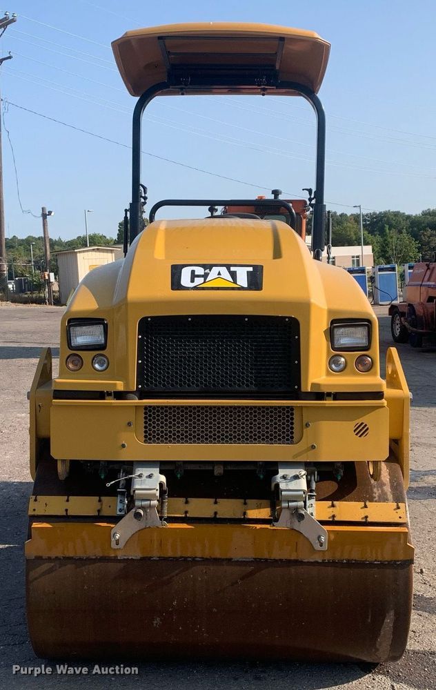 image for item DM1801 2019 Caterpillar CC34B single drum vibratory roller