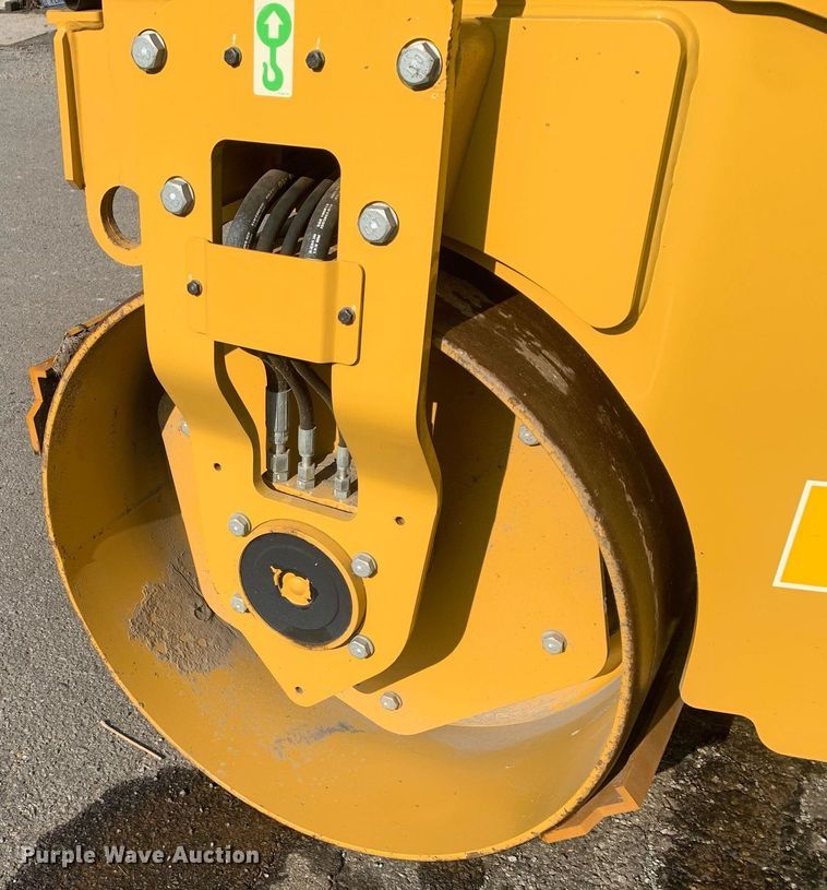 image for item DM1801 2019 Caterpillar CC34B single drum vibratory roller