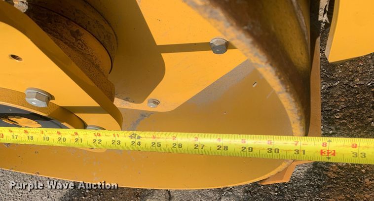 image for item DM1801 2019 Caterpillar CC34B single drum vibratory roller