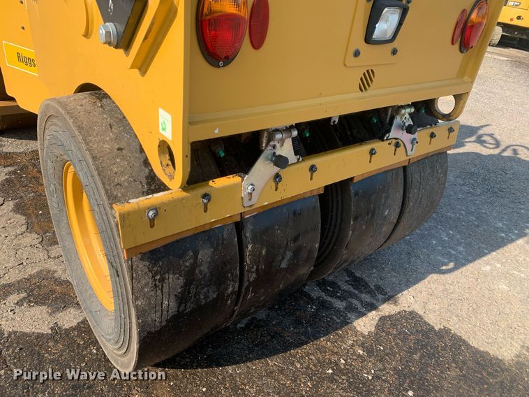 image for item DM1801 2019 Caterpillar CC34B single drum vibratory roller