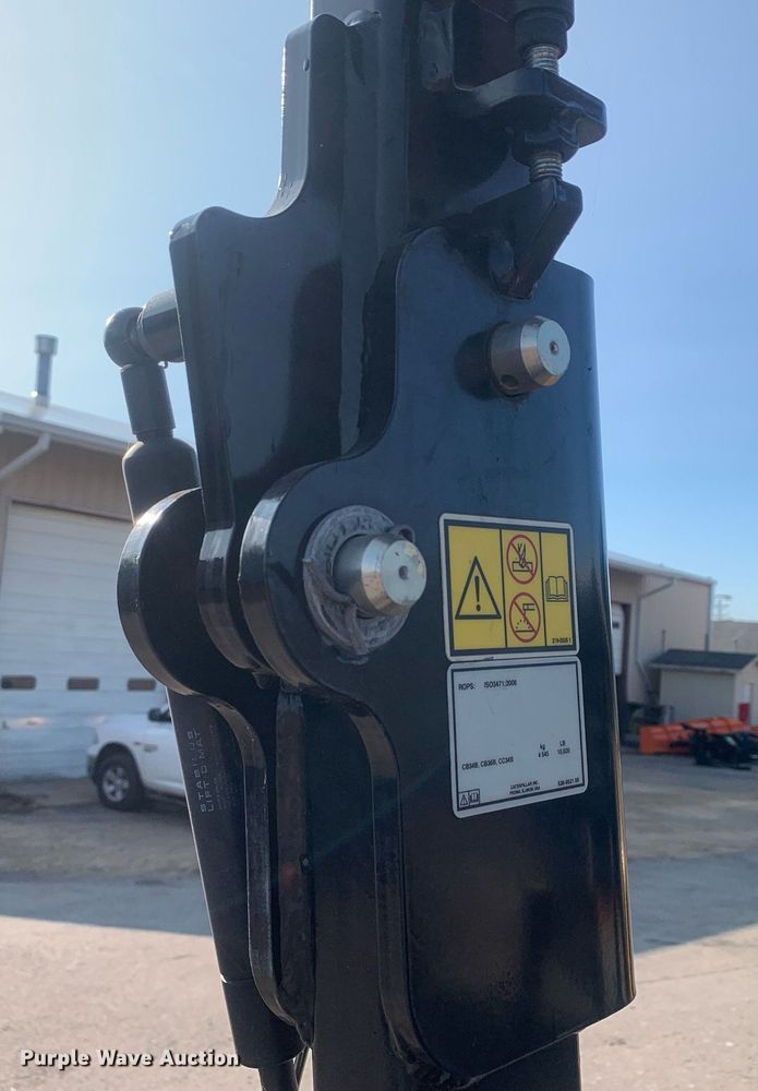 image for item DM1801 2019 Caterpillar CC34B single drum vibratory roller