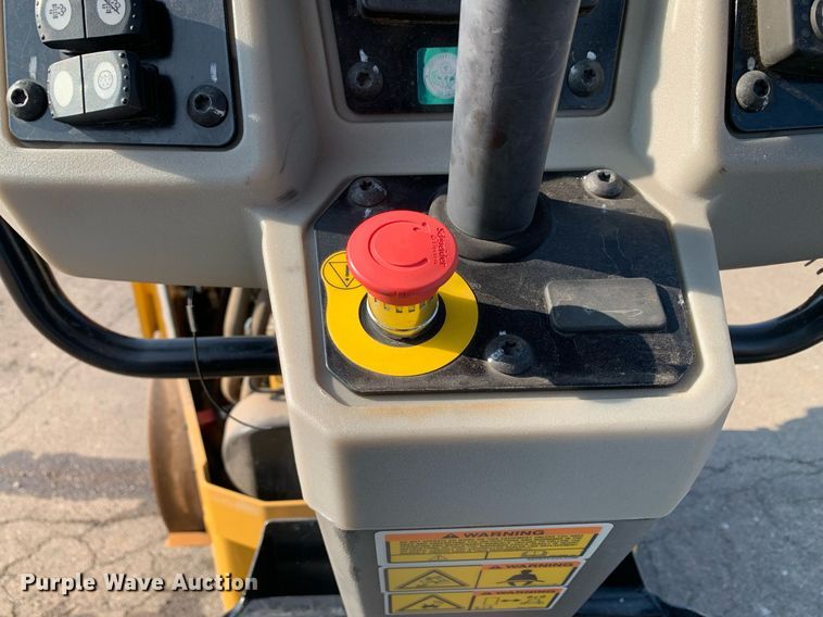 image for item DM1801 2019 Caterpillar CC34B single drum vibratory roller