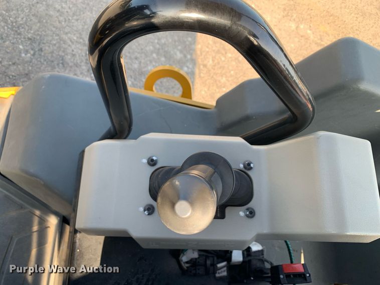 image for item DM1801 2019 Caterpillar CC34B single drum vibratory roller