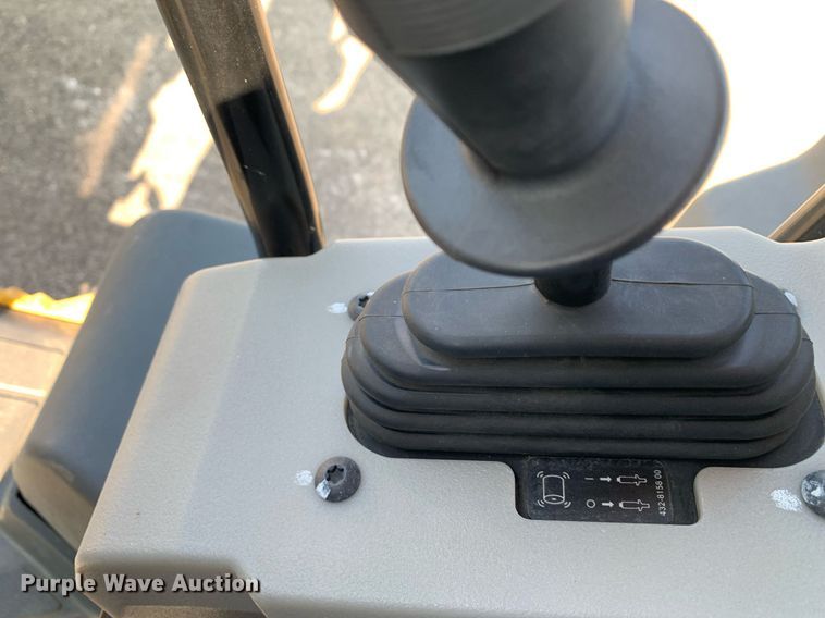 image for item DM1801 2019 Caterpillar CC34B single drum vibratory roller