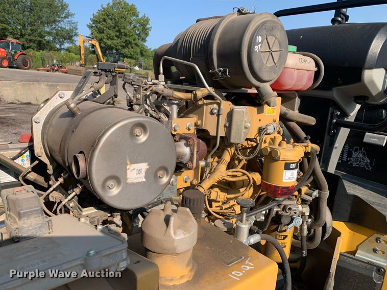 image for item DM1801 2019 Caterpillar CC34B single drum vibratory roller