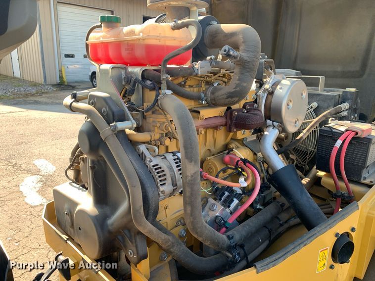 image for item DM1801 2019 Caterpillar CC34B single drum vibratory roller