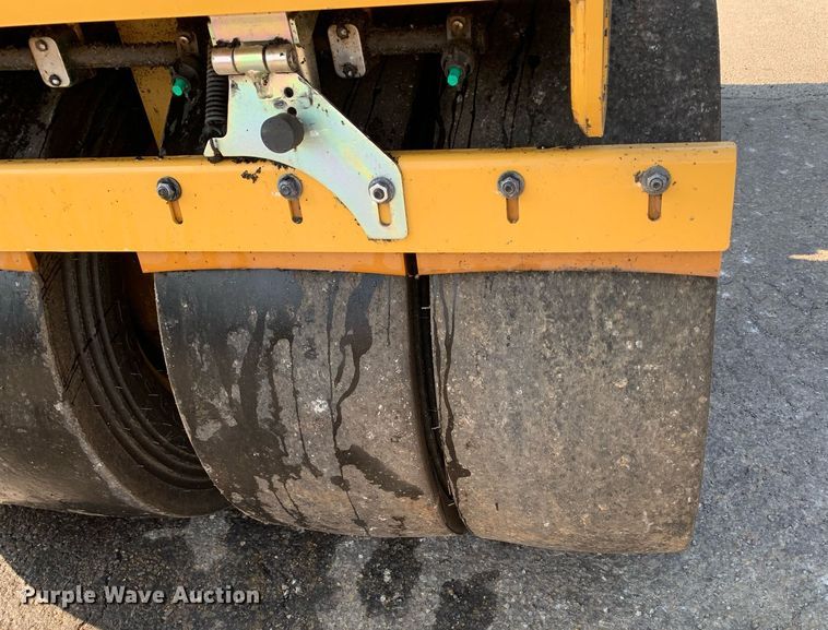 image for item DM1801 2019 Caterpillar CC34B single drum vibratory roller