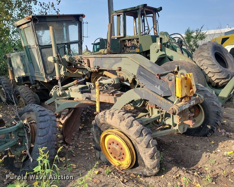 image for item DN3523 1985 Caterpillar 130G MIL motor grader