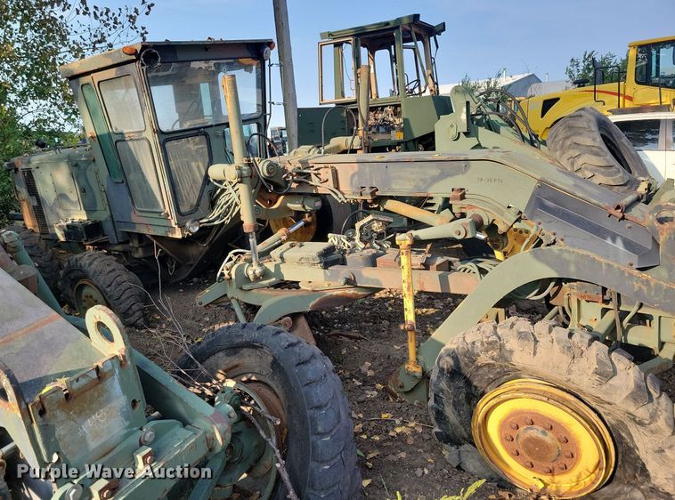 image for item DN3523 1985 Caterpillar 130G MIL motor grader