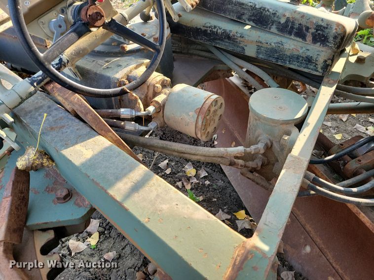 image for item DN3523 1985 Caterpillar 130G MIL motor grader