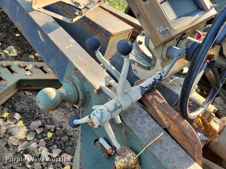 image for item DN3523 1985 Caterpillar 130G MIL motor grader