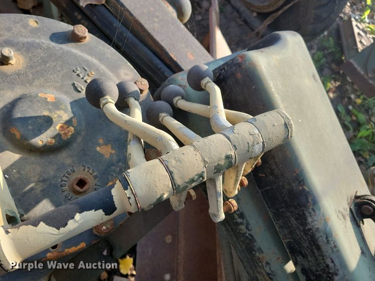 image for item DN3523 1985 Caterpillar 130G MIL motor grader