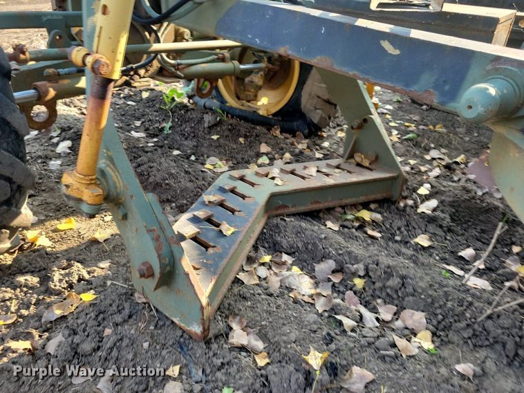 image for item DN3523 1985 Caterpillar 130G MIL motor grader