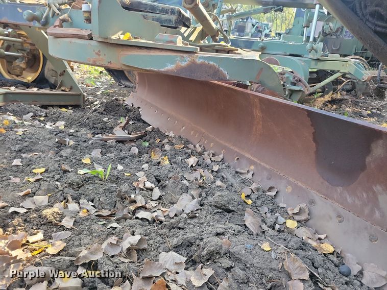 image for item DN3523 1985 Caterpillar 130G MIL motor grader