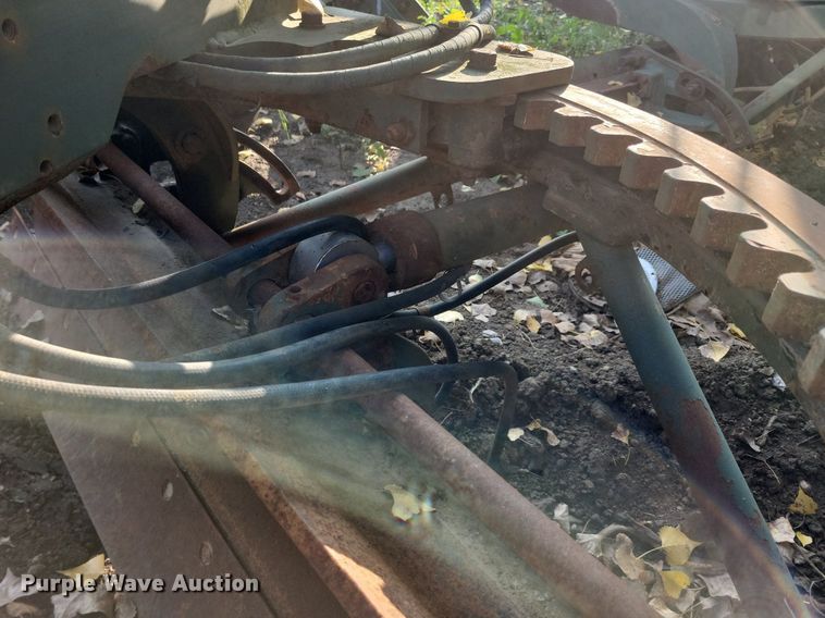 image for item DN3523 1985 Caterpillar 130G MIL motor grader