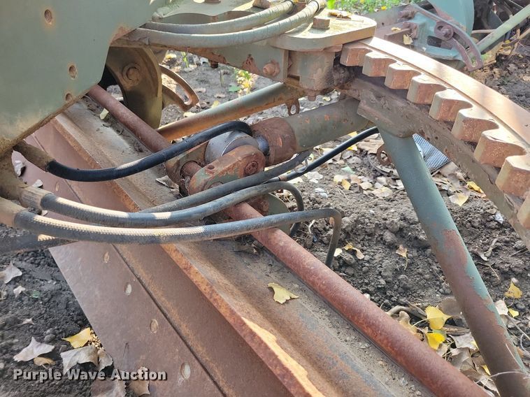 image for item DN3523 1985 Caterpillar 130G MIL motor grader