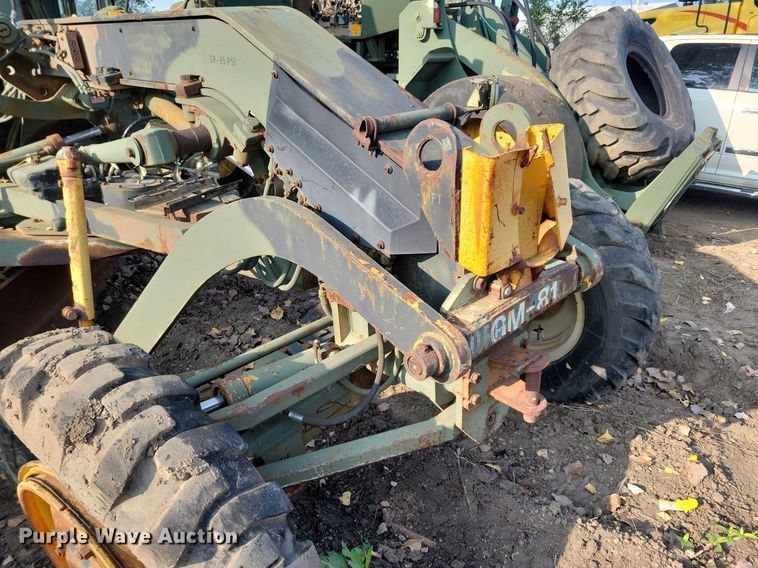 image for item DN3523 1985 Caterpillar 130G MIL motor grader