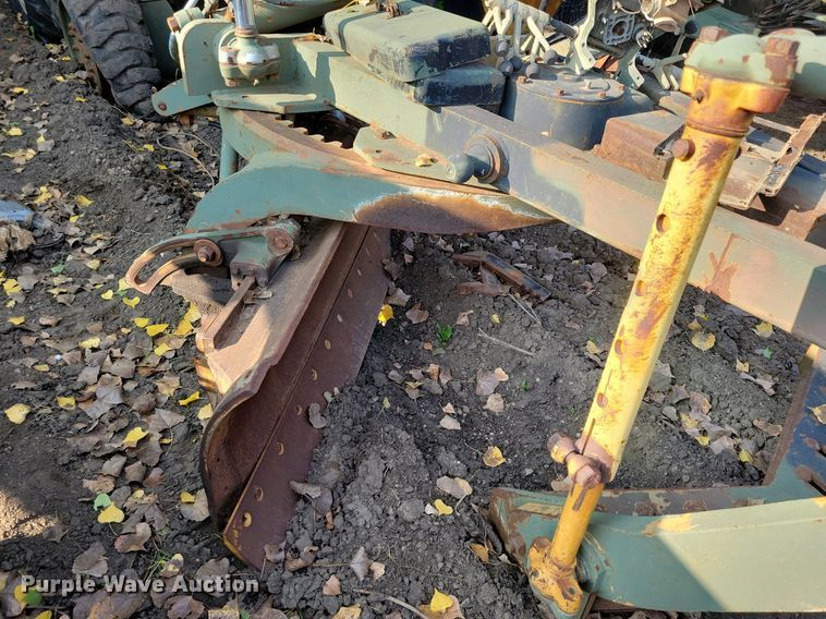 image for item DN3523 1985 Caterpillar 130G MIL motor grader