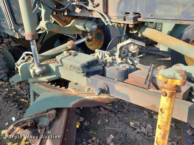 image for item DN3523 1985 Caterpillar 130G MIL motor grader