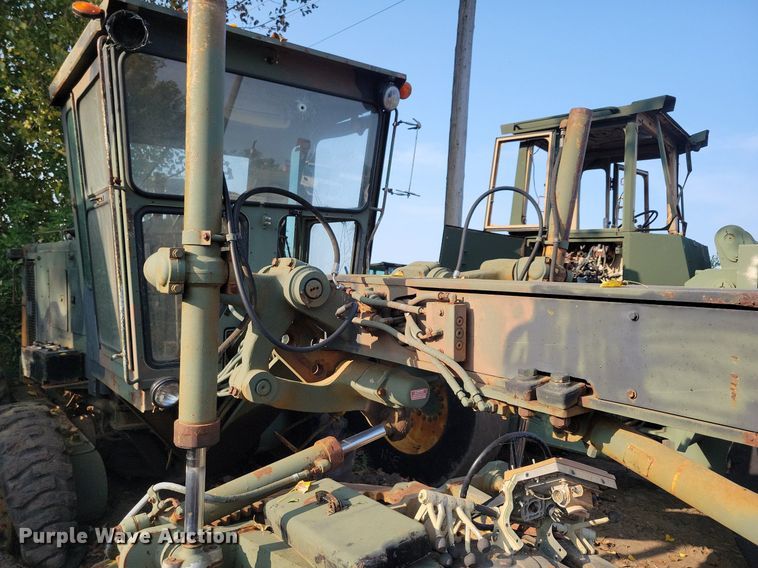 image for item DN3523 1985 Caterpillar 130G MIL motor grader