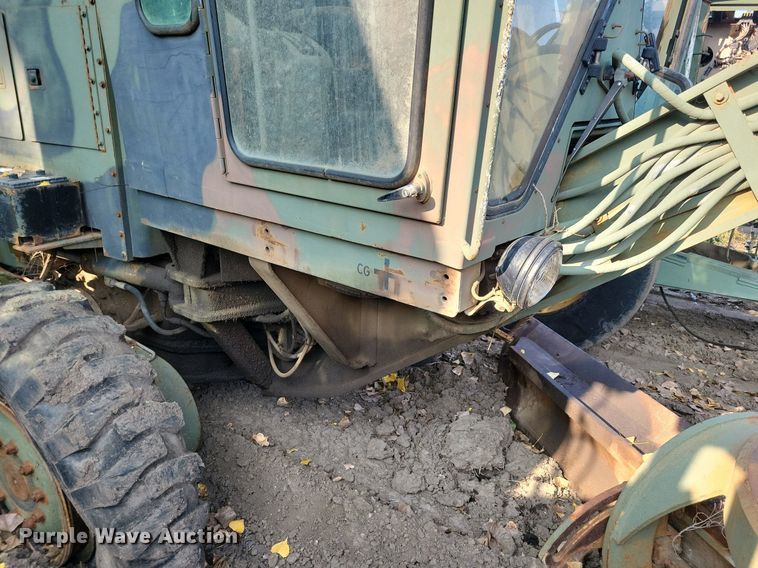 image for item DN3523 1985 Caterpillar 130G MIL motor grader