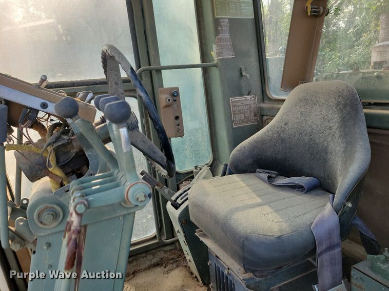 image for item DN3523 1985 Caterpillar 130G MIL motor grader