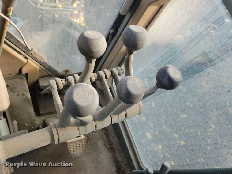 image for item DN3523 1985 Caterpillar 130G MIL motor grader