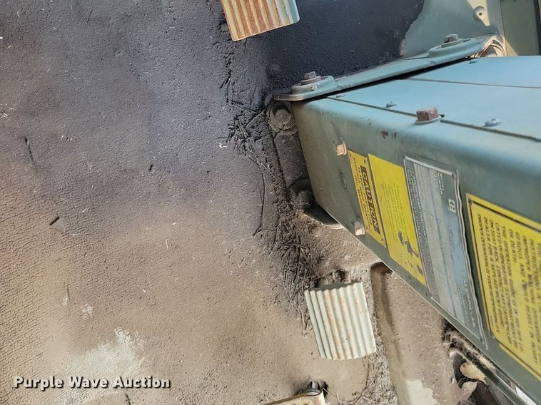 image for item DN3523 1985 Caterpillar 130G MIL motor grader