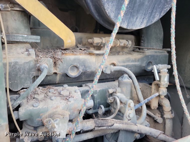 image for item DN3523 1985 Caterpillar 130G MIL motor grader