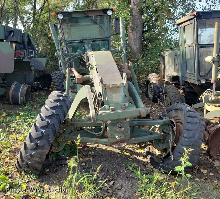 image for item DN3524 1985 Caterpillar 130G MIL motor grader