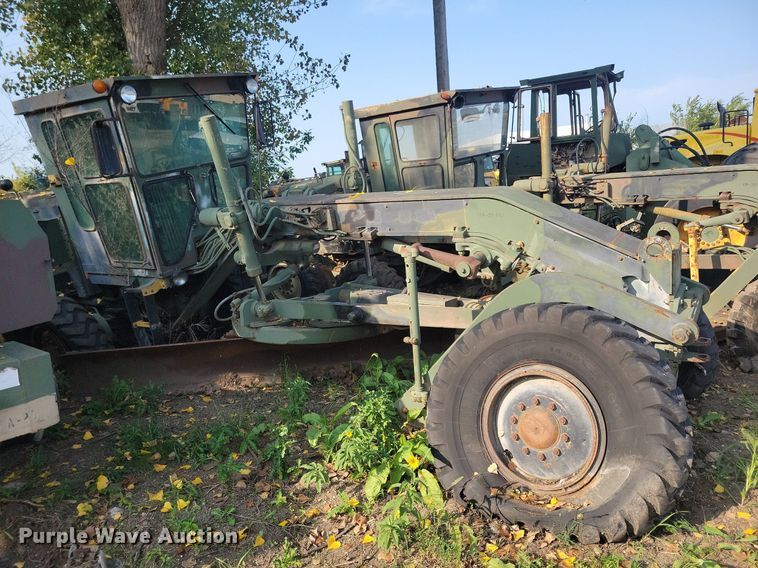 image for item DN3524 1985 Caterpillar 130G MIL motor grader