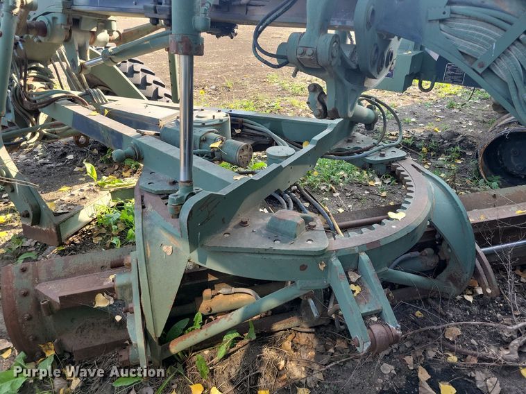 image for item DN3524 1985 Caterpillar 130G MIL motor grader