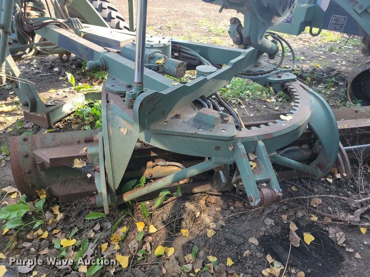 image for item DN3524 1985 Caterpillar 130G MIL motor grader