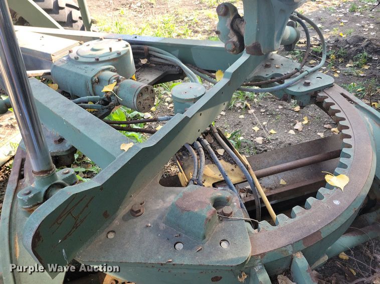 image for item DN3524 1985 Caterpillar 130G MIL motor grader