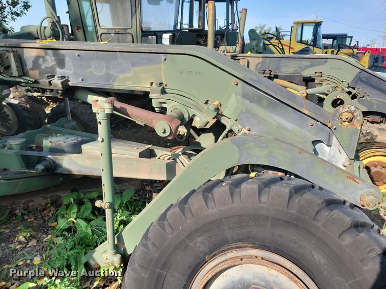 image for item DN3524 1985 Caterpillar 130G MIL motor grader