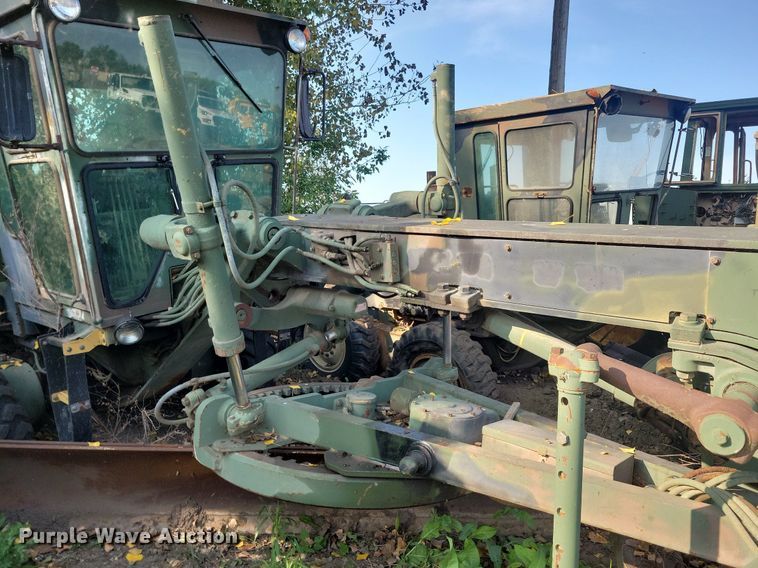 image for item DN3524 1985 Caterpillar 130G MIL motor grader