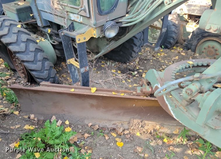 image for item DN3524 1985 Caterpillar 130G MIL motor grader