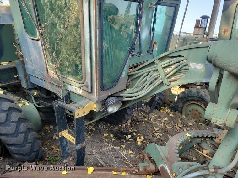 image for item DN3524 1985 Caterpillar 130G MIL motor grader