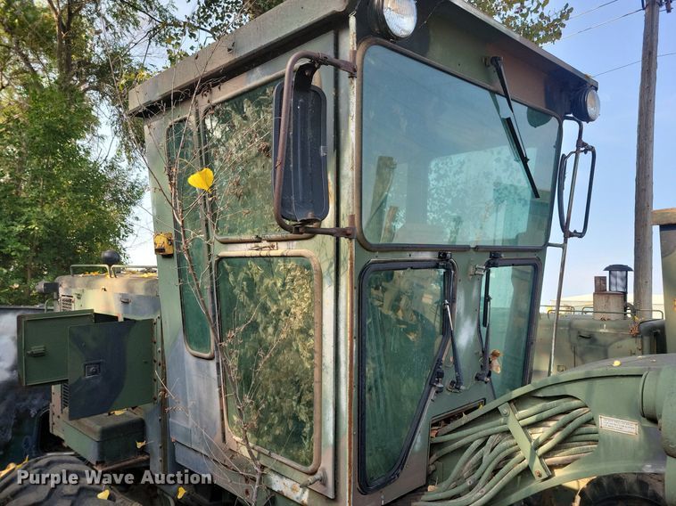 image for item DN3524 1985 Caterpillar 130G MIL motor grader